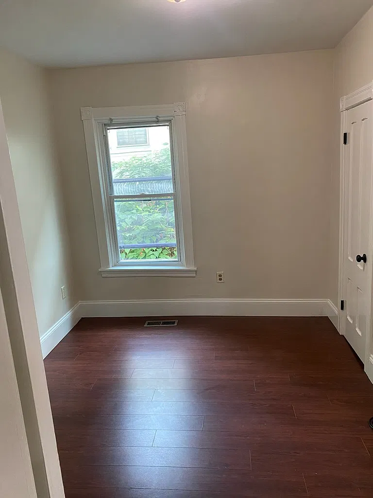 3 bed, 1000 sqft, $2,000 — Photo 4