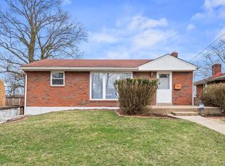 379 Collins Dr, Pittsburgh, PA