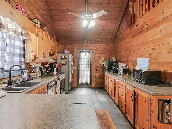 3rd image of 1099 Thomas Rd
