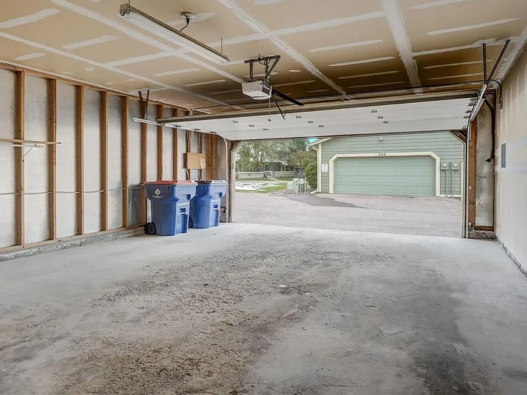 754 Crown Point Dr — Photo 18