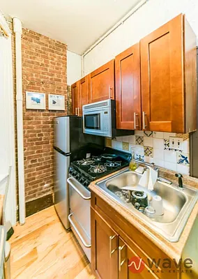 Rented by Wave Real Estate Group | media 41