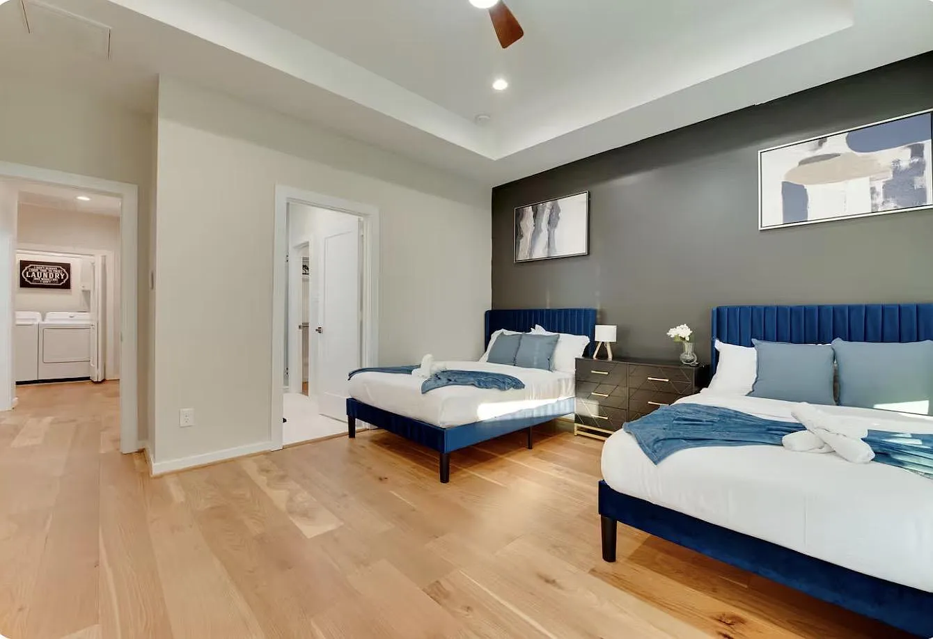 3 bed, 2.5 bath, 1550 sqft, $1,338 — Photo 1