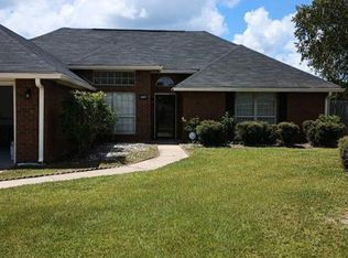 1824 Lawnwoods Dr, Hinesville, GA 31313