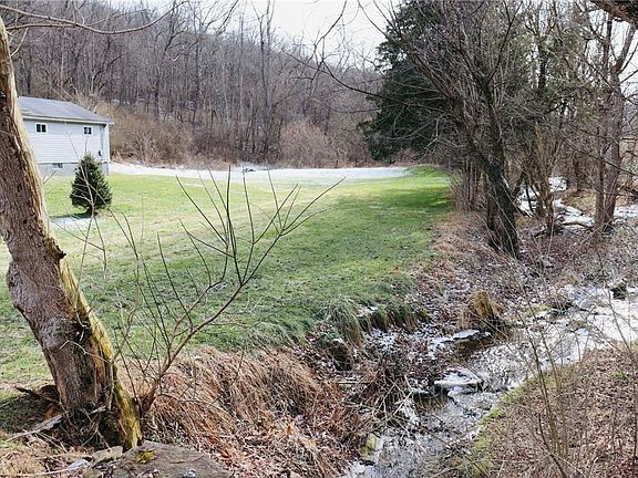 3rd image of 242 Sugar Run Rd