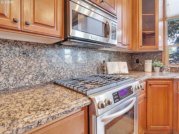 5th image of 2505 NE 176th Ave