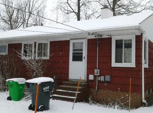 1104 Mayfield Ridge Rd, Mayfield Heights, OH 44124