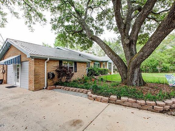 2nd image of 3807 Riverwood Dr