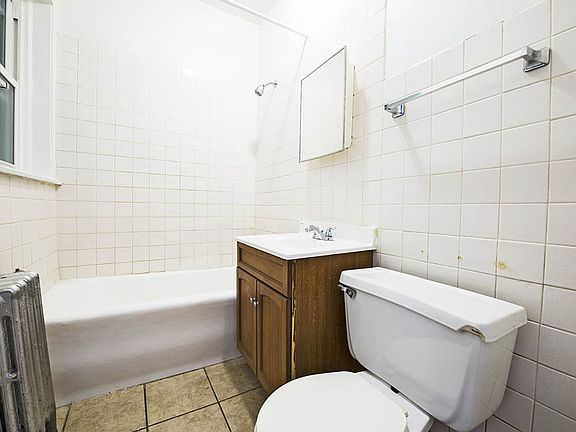 5th image of 1738 W 77th St #4657
