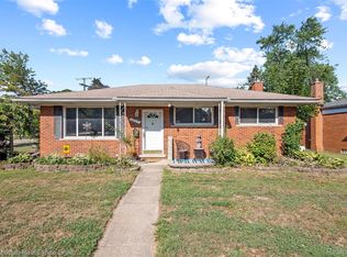 28015 Loretta Ave, Warren, MI 48092