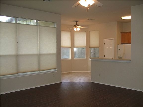 2nd image of 701 Grapevine Dr