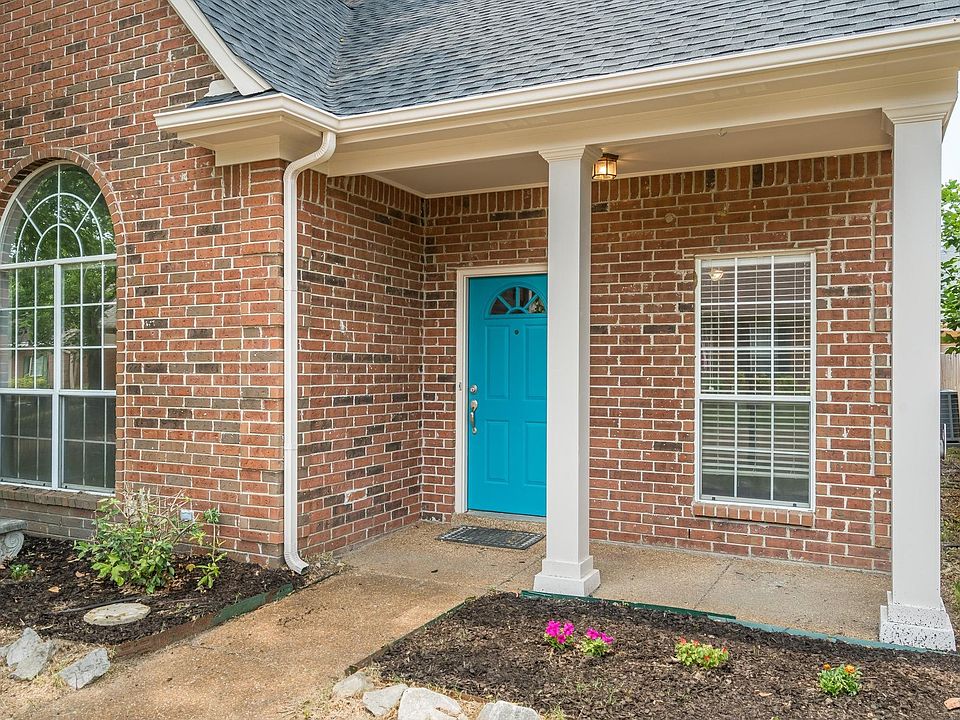 1st image of 609 Ashley Glen Cir W