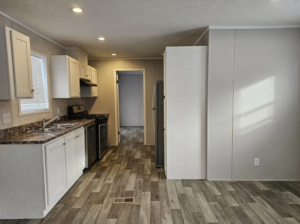 6032 Masters Ave, Saginaw, MI 48604