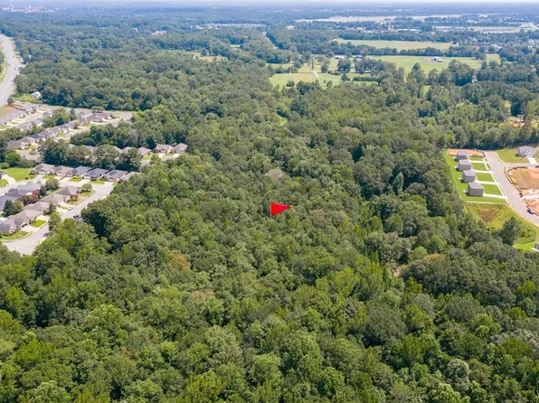 5120 Stewart Parc Dr, Northport, AL 35473