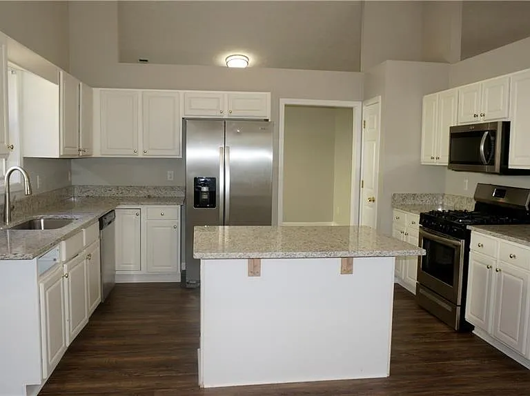 3260 Ennfield Ln — Photo 9