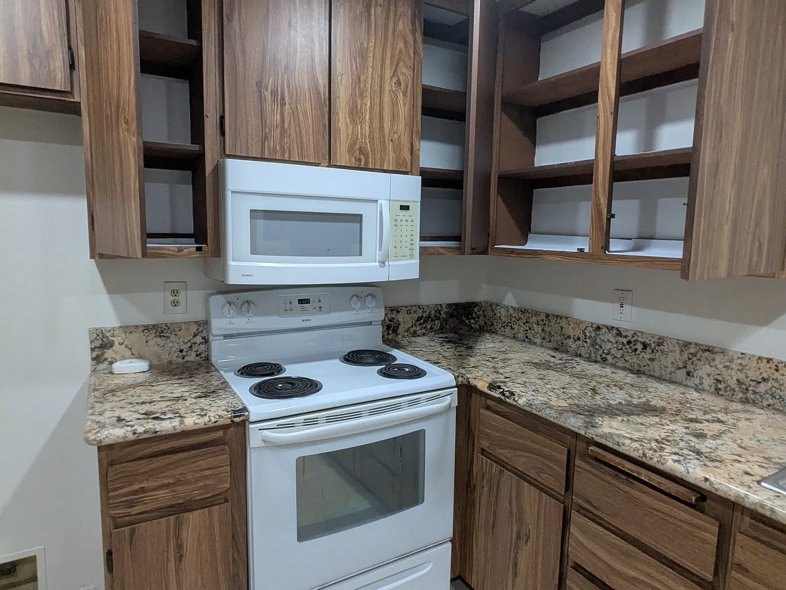 2 bed, 881 sqft, $2,500 — Photo 4