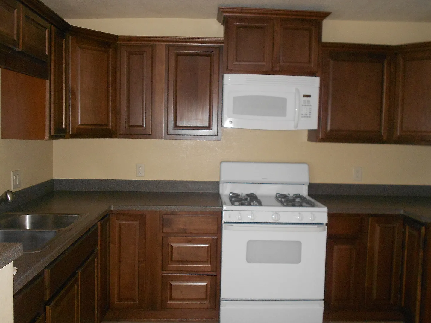 309 S Flower St — Photo 3