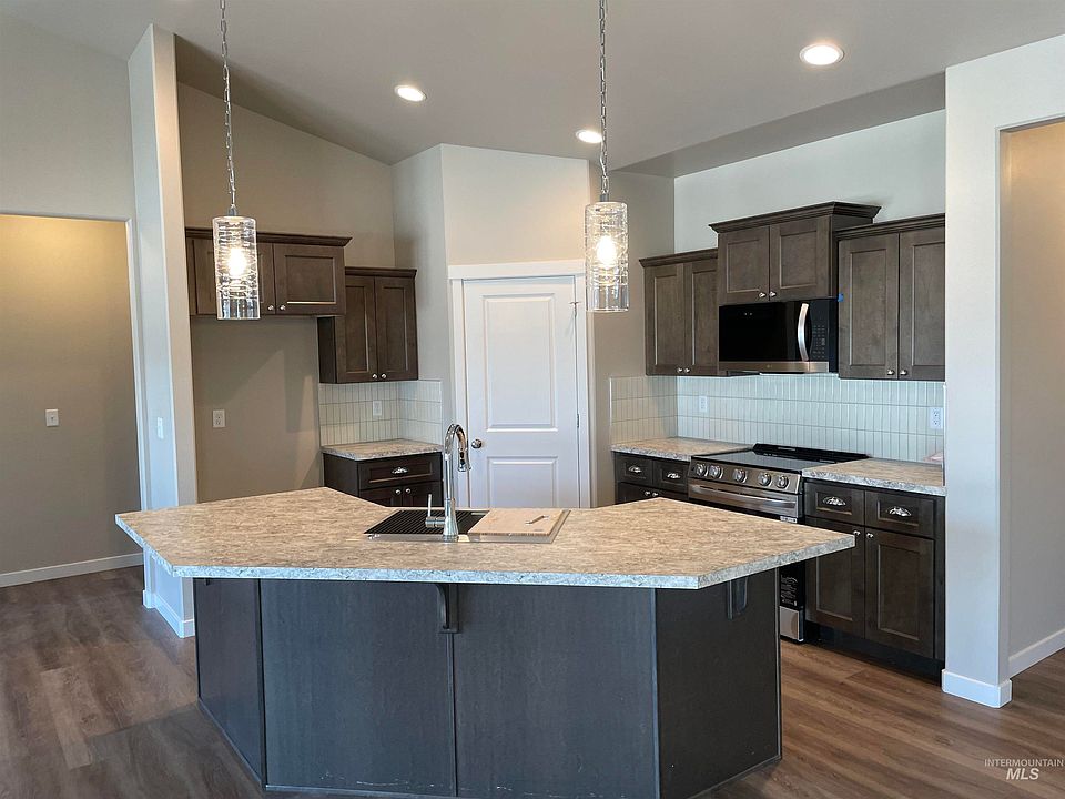 1226 Frank Henry Rd, Twin Falls, ID 83301 | Zillow