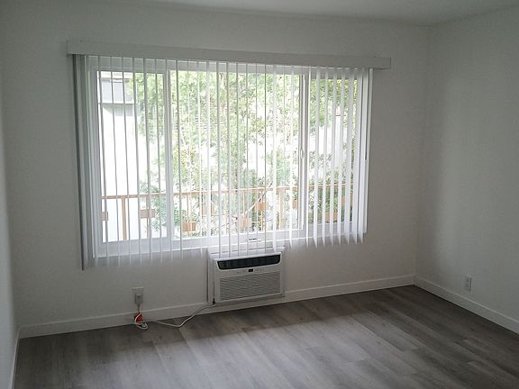 2nd image of 544 N Hayworth Ave #A