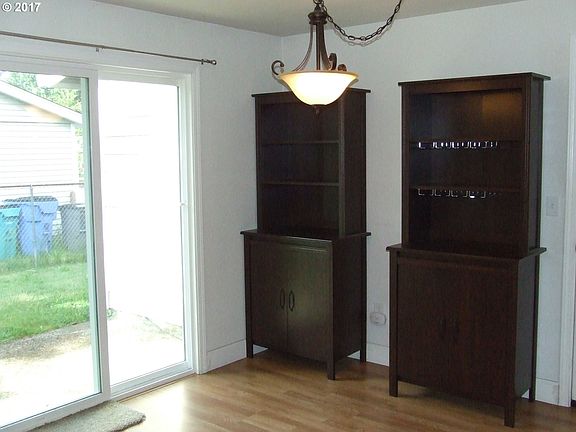 5th image of 2412 NE 92nd Ave