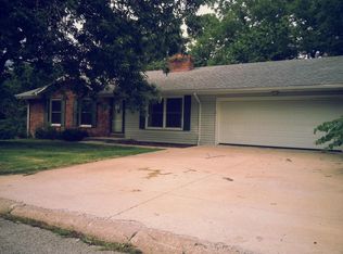 1005 Marbrooke Dr, Fulton, MO 65251