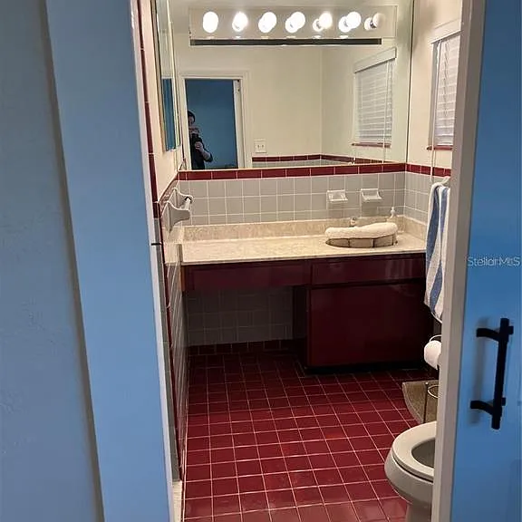 2460 E Vina Del Mar Blvd — Photo 15