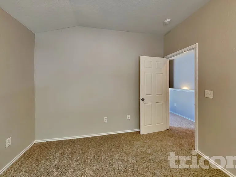 5727 Canterbury Run — Photo 9