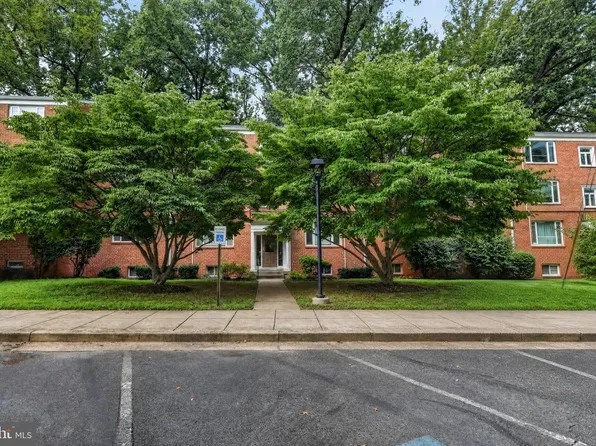10406 Montrose Ave #10406, Bethesda, MD 20814
