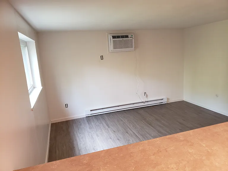 Hampshire Estates Apartments and Self Storage — Photo 20