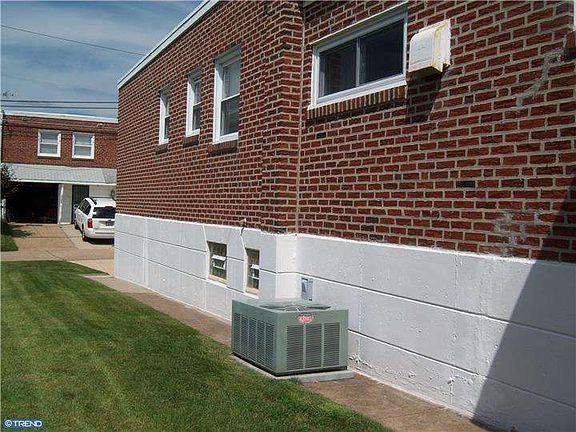 3rd image of 8828 Revere St