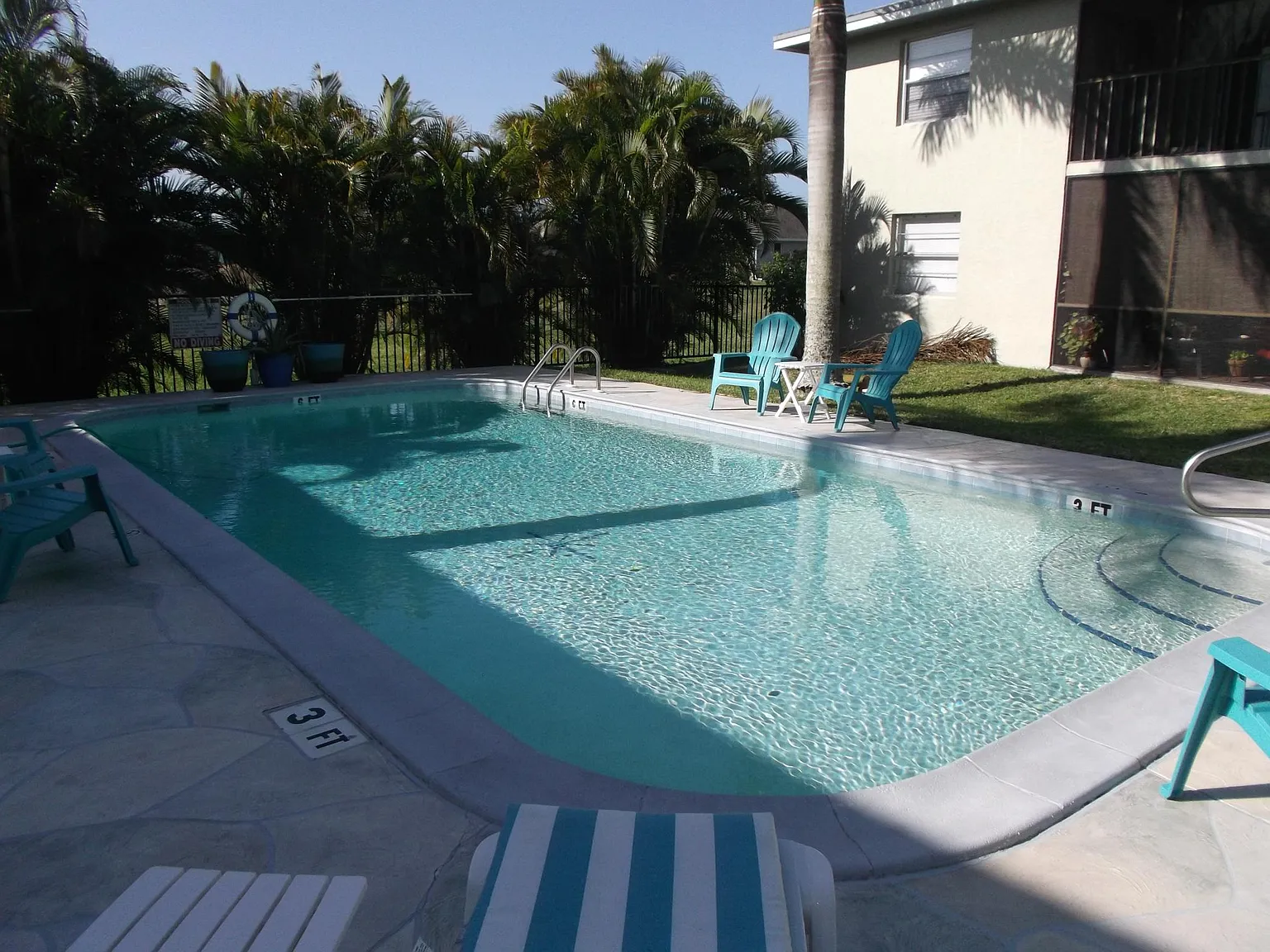 449 Royal Poinciana — Photo 2