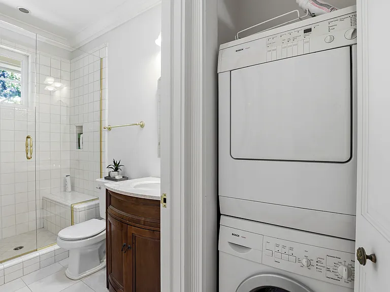 300 Sunkist Ln — Photo 40