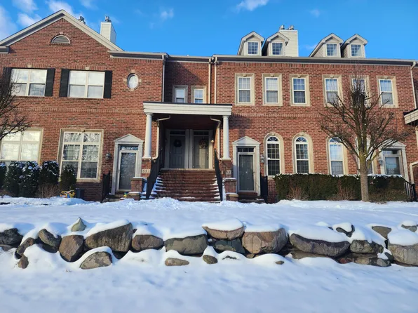 685 River Park Village Blvd, Northville, MI 48167