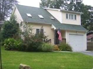 43 Old Town Trl, Narragansett, RI 02882
