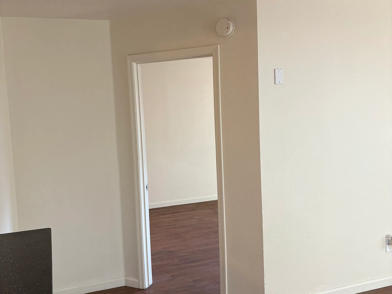 1336 E Mountain View Rd — Photo 4