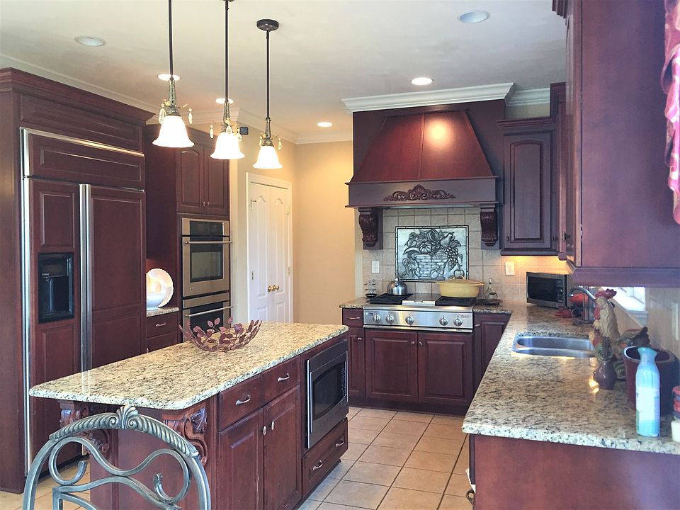 1st image of 113 Watch Harbour Ct