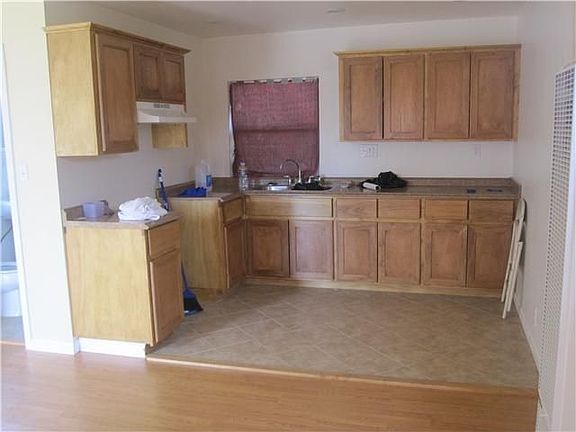 3rd image of 748 41st St