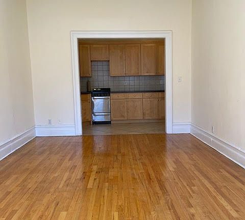 3rd image of 56 W 70th St APT 4B