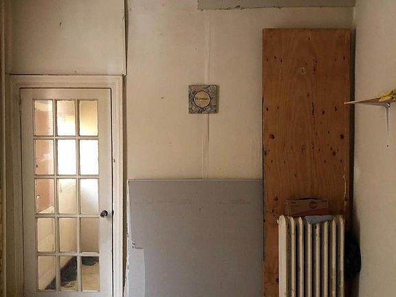 3rd image of 3113 Weymouth St