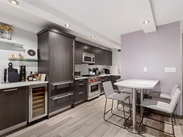 142 East 16th Street image 2 of 15