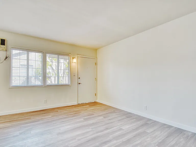 Lillian Way Apartments — Photo 13