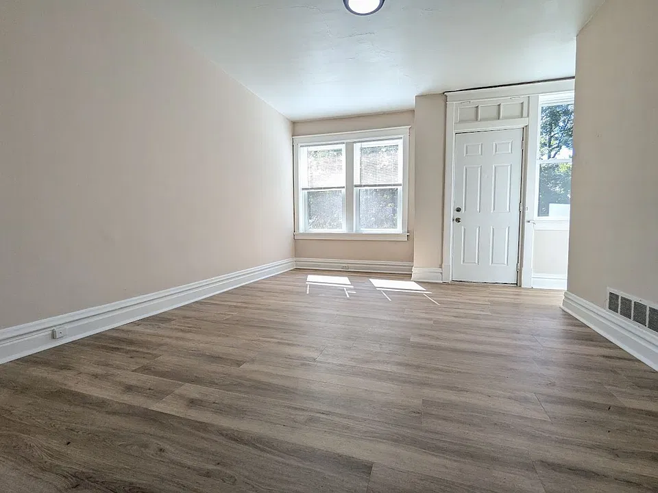 2731 Miami St #2