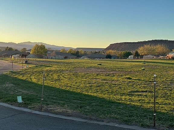 5th image of 2821 S Little Valley Rd