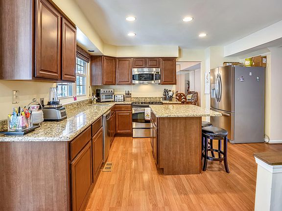 5th image of 7903 Evesboro Dr