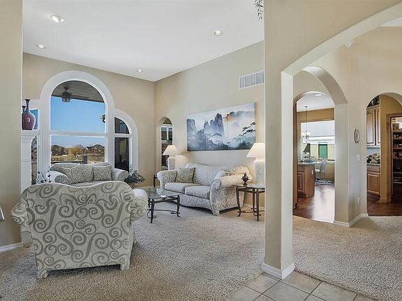 2nd image of 3307 Woodside Dr