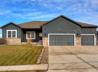 517 Stonegate Ct SW, Altoona, IA 50009