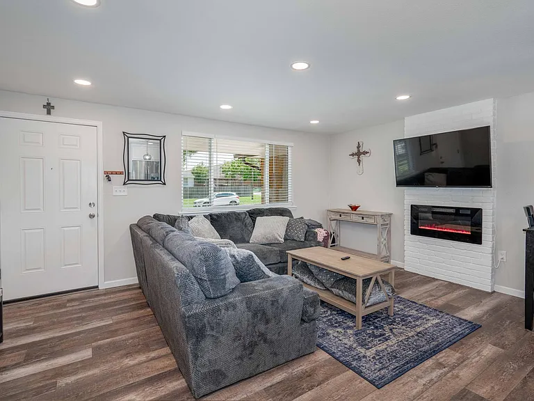 6575 W Cedar Ave — Photo 1