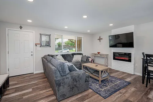 6575 W Cedar Ave Photo 1