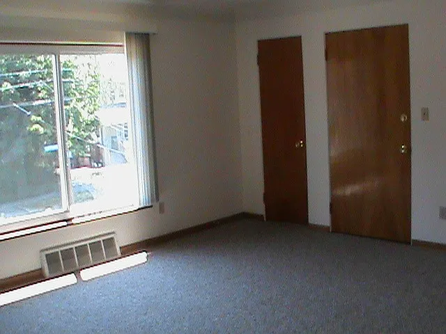 5208 Gifford Ave photo 1