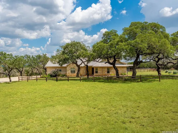 307 Pecan Pkwy, Boerne, TX 78006