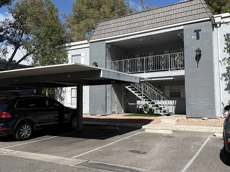 3823 S Maryland Pkwy #T5 — Photo 2